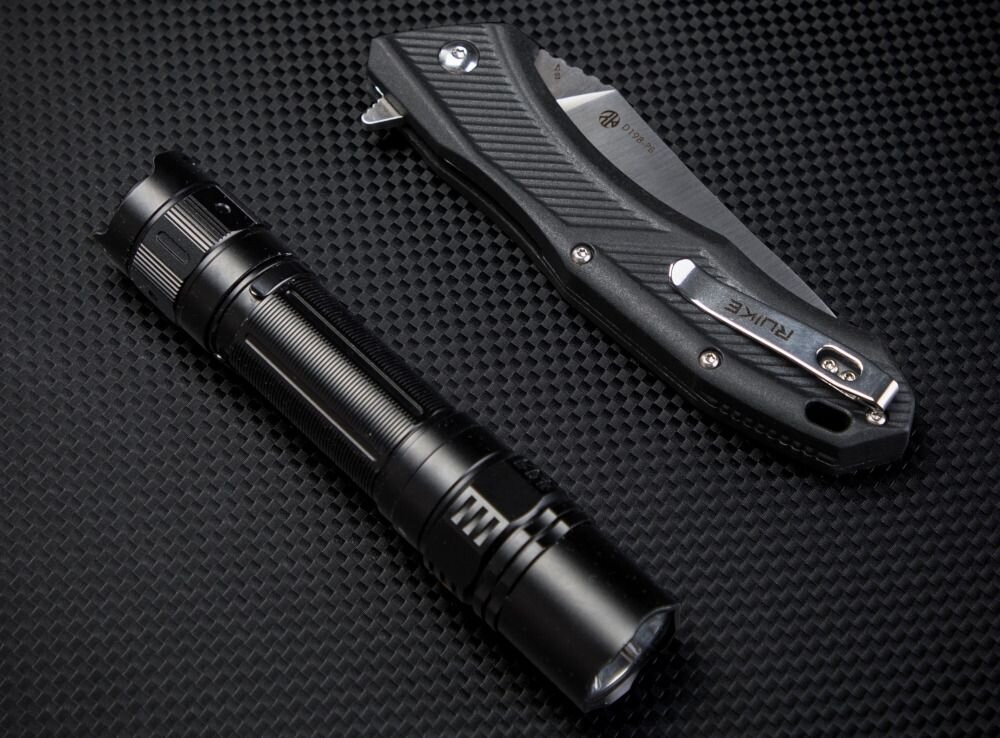 Складной нож Ruike D198 PB